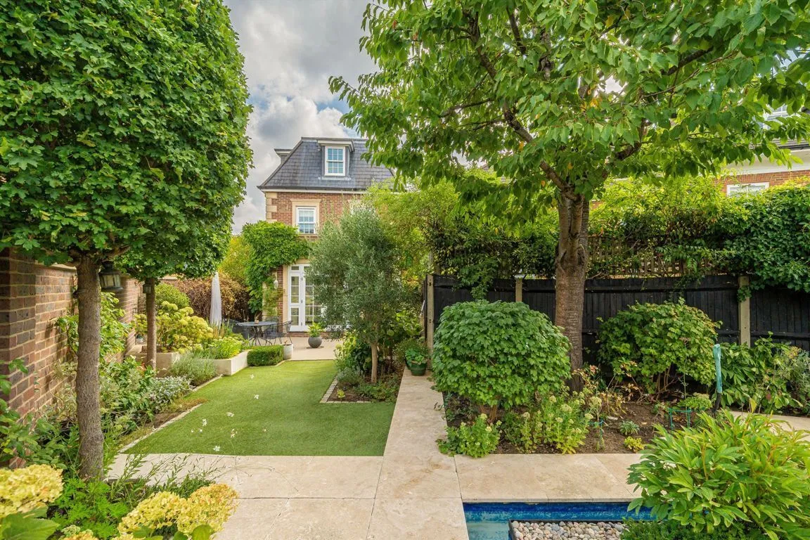 Lincoln Grove, Weybridge, KT13, photo 13
