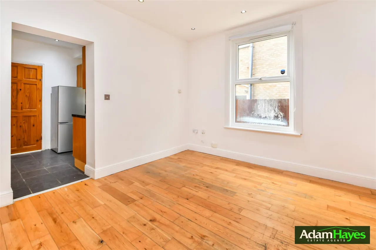 Hutton Grove, North Finchley, N12, photo 3