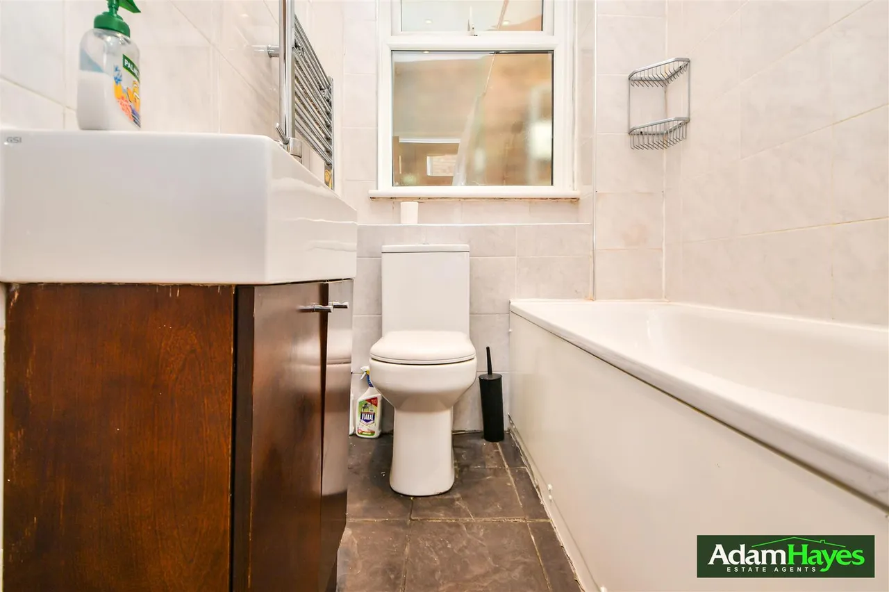 Hutton Grove, North Finchley, N12, photo 10