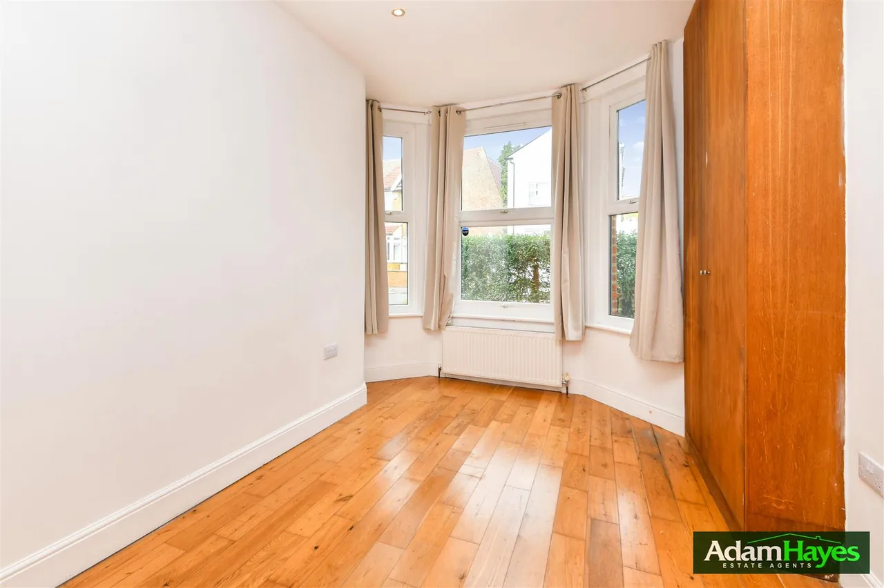 Hutton Grove, North Finchley, N12, photo 2