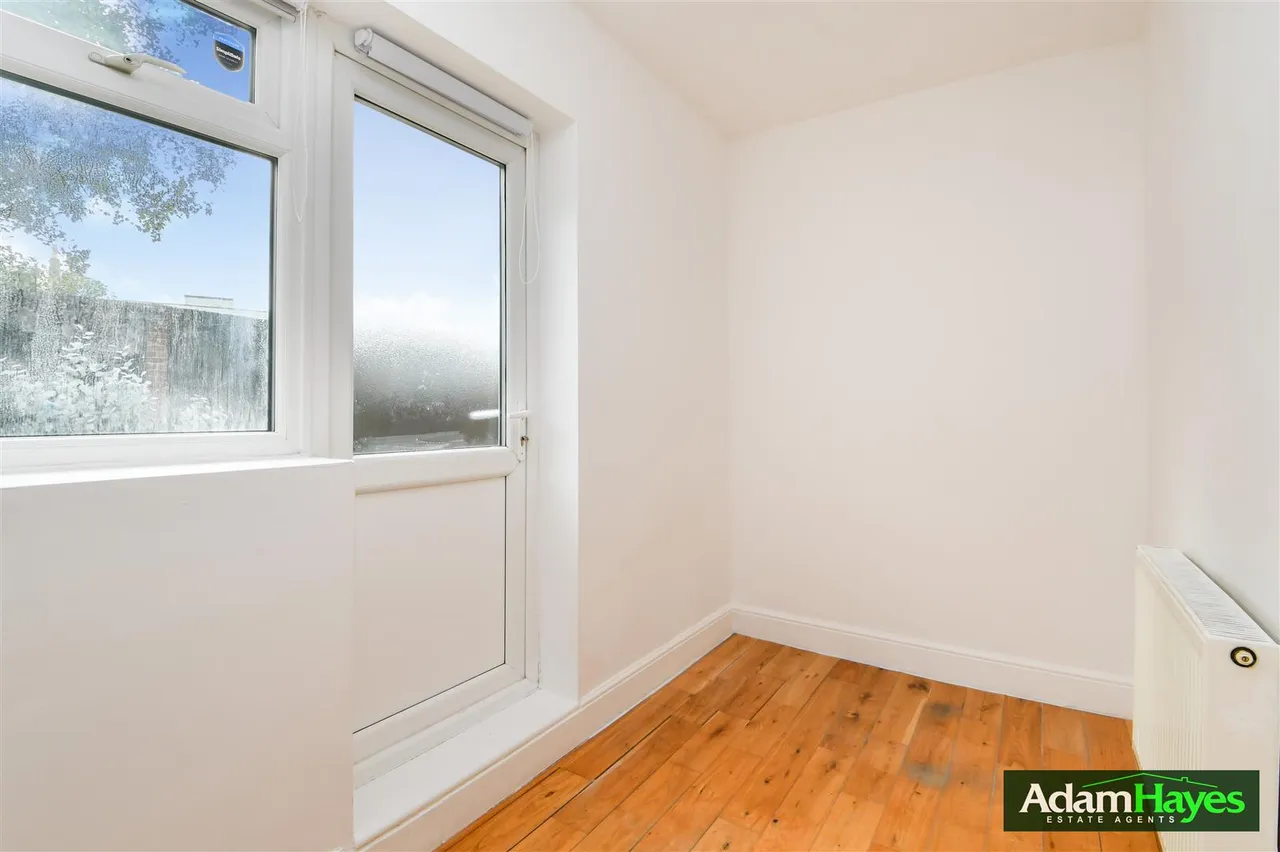 Hutton Grove, North Finchley, N12, photo 9