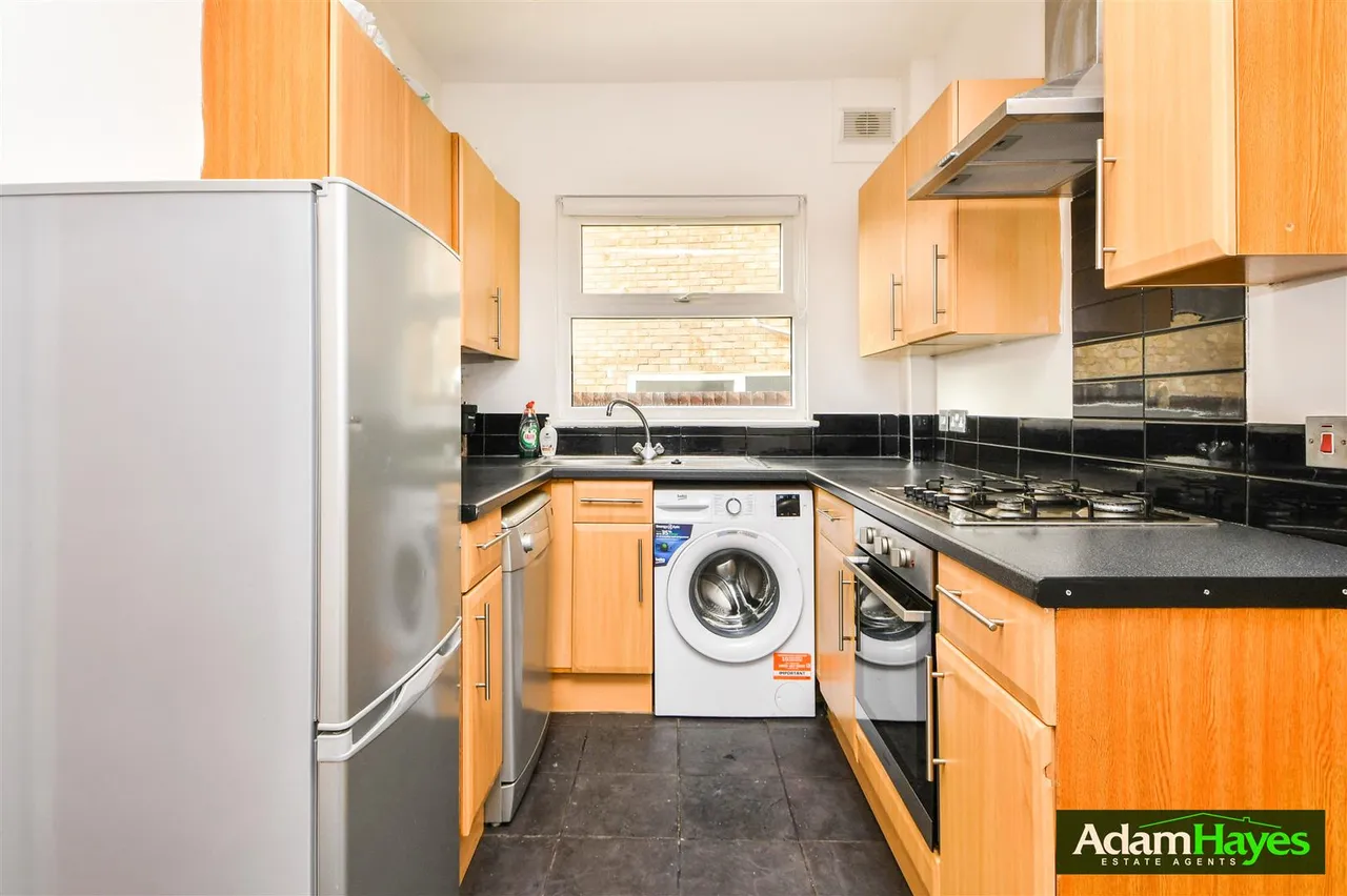 Hutton Grove, North Finchley, N12, photo 4