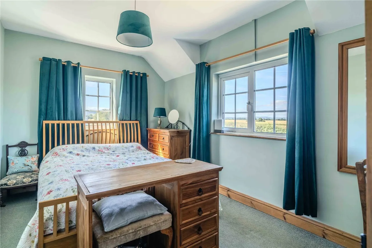 Murcot, Broadway, WR12, photo 8