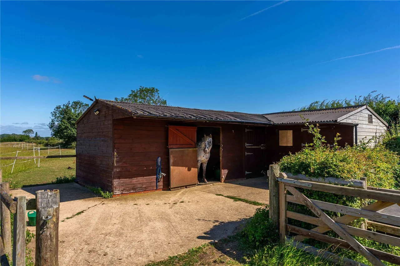 Murcot, Broadway, WR12, photo 13