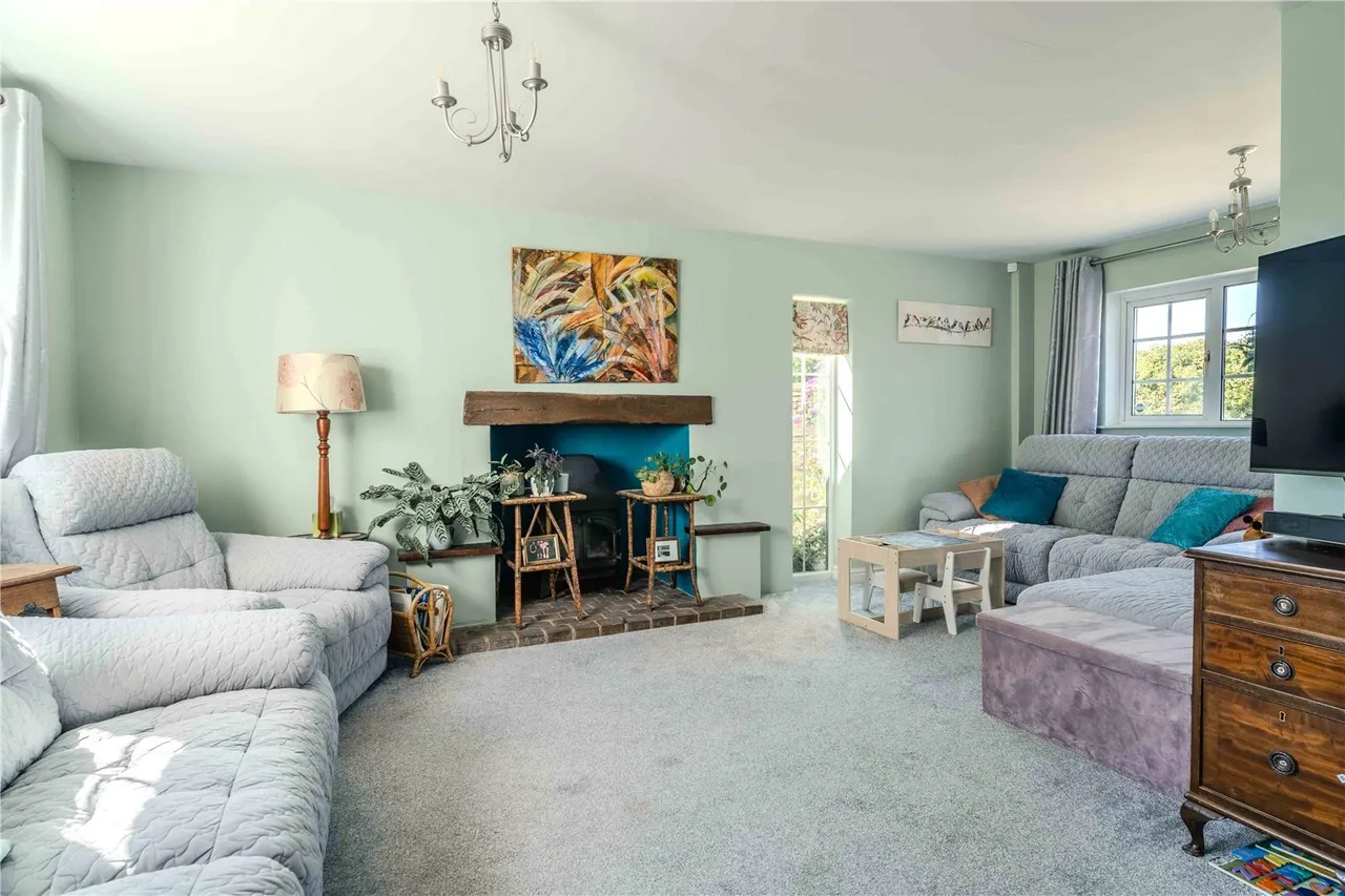 Murcot, Broadway, WR12, photo 6