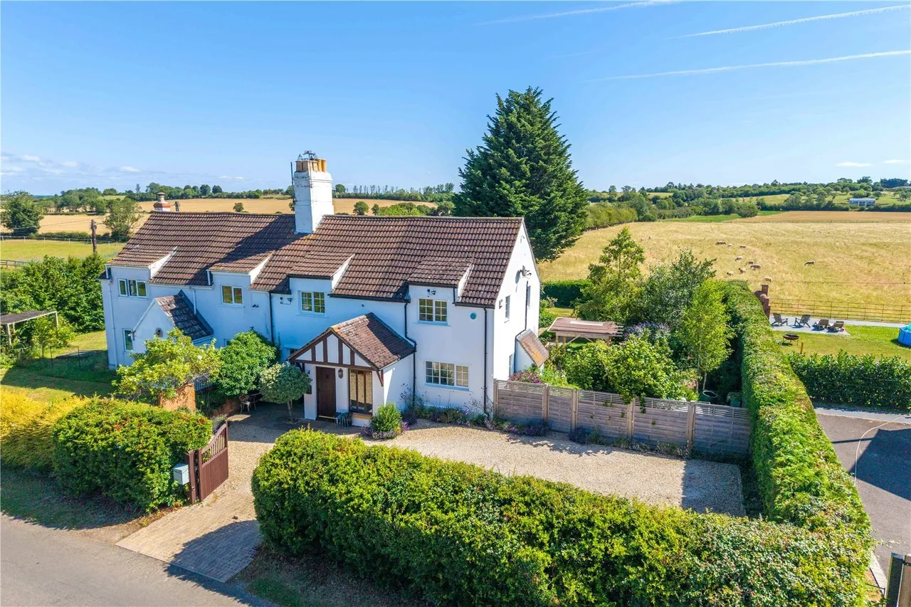 4 bed property for sale, Murcot, Broadway, WR12