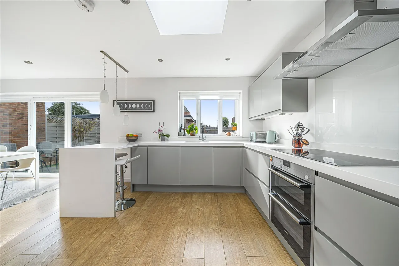 Bluefield Close, Hampton, TW12 3JH, photo 3