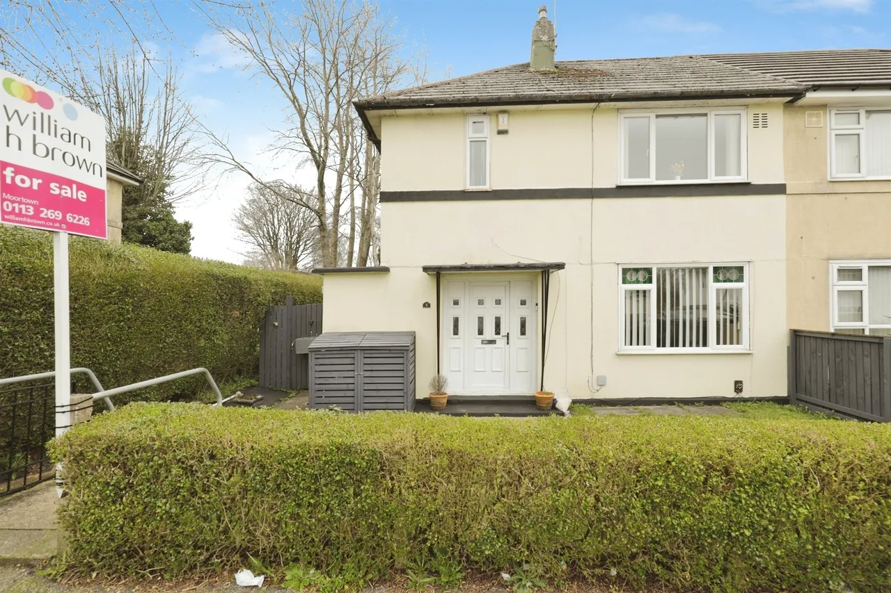 2 bed house for sale — Lingfield Hill, Leeds