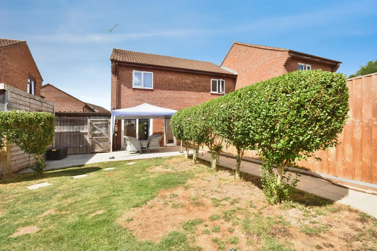 Allen Close, Tiverton, EX16, photo 11