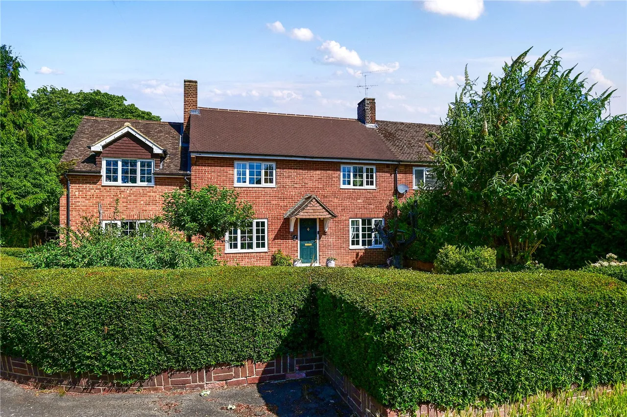 4 bed house for sale — Whetstone Road, Farnborough, Hampshire, GU14 9SU