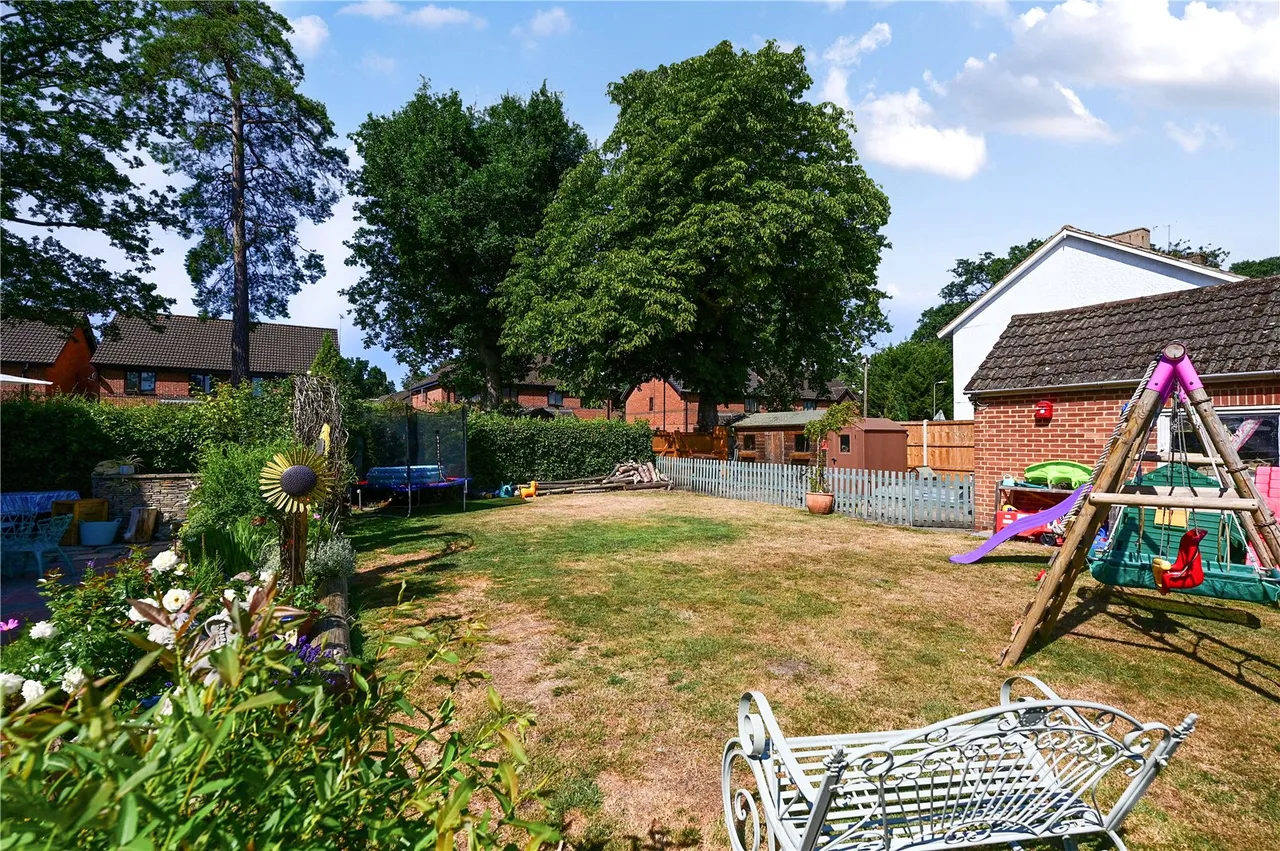 Whetstone Road, Farnborough, Hampshire, GU14 9SU, photo 16