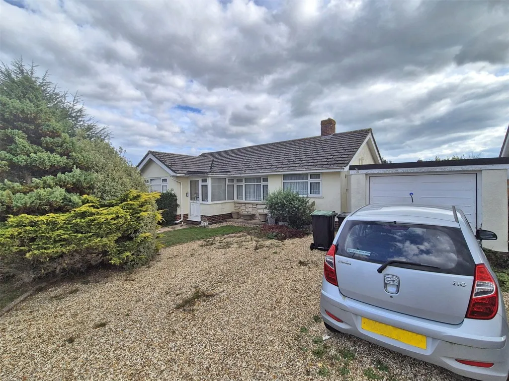 2 bed house for sale, Barton on Sea, New Milton