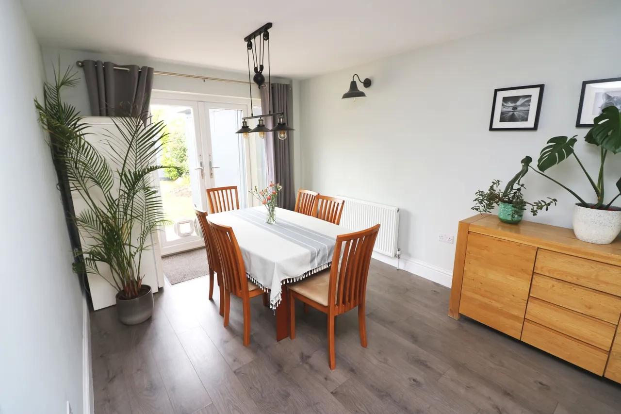Aymer Drive, Surrey Staines-upon-Thames, TW18, photo 4