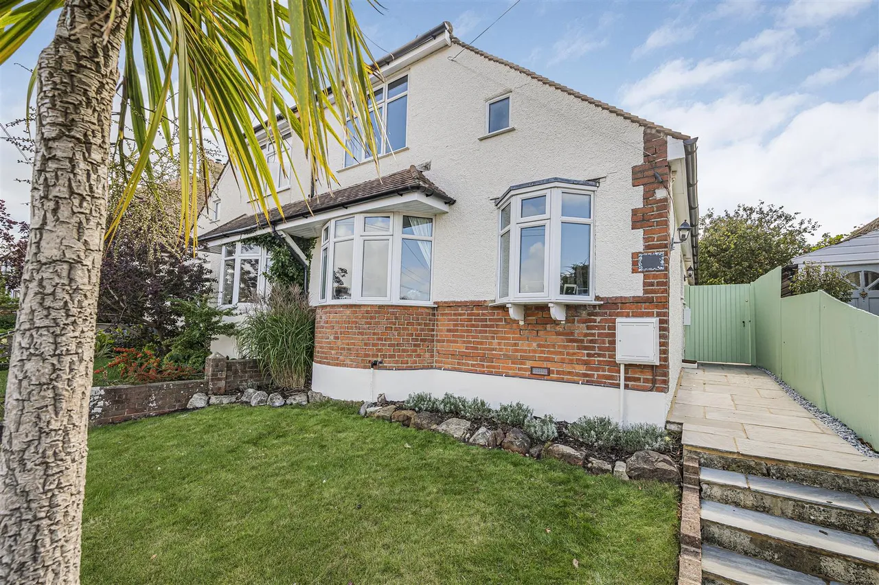 3 bed house for sale, Stafford Road, Seaford