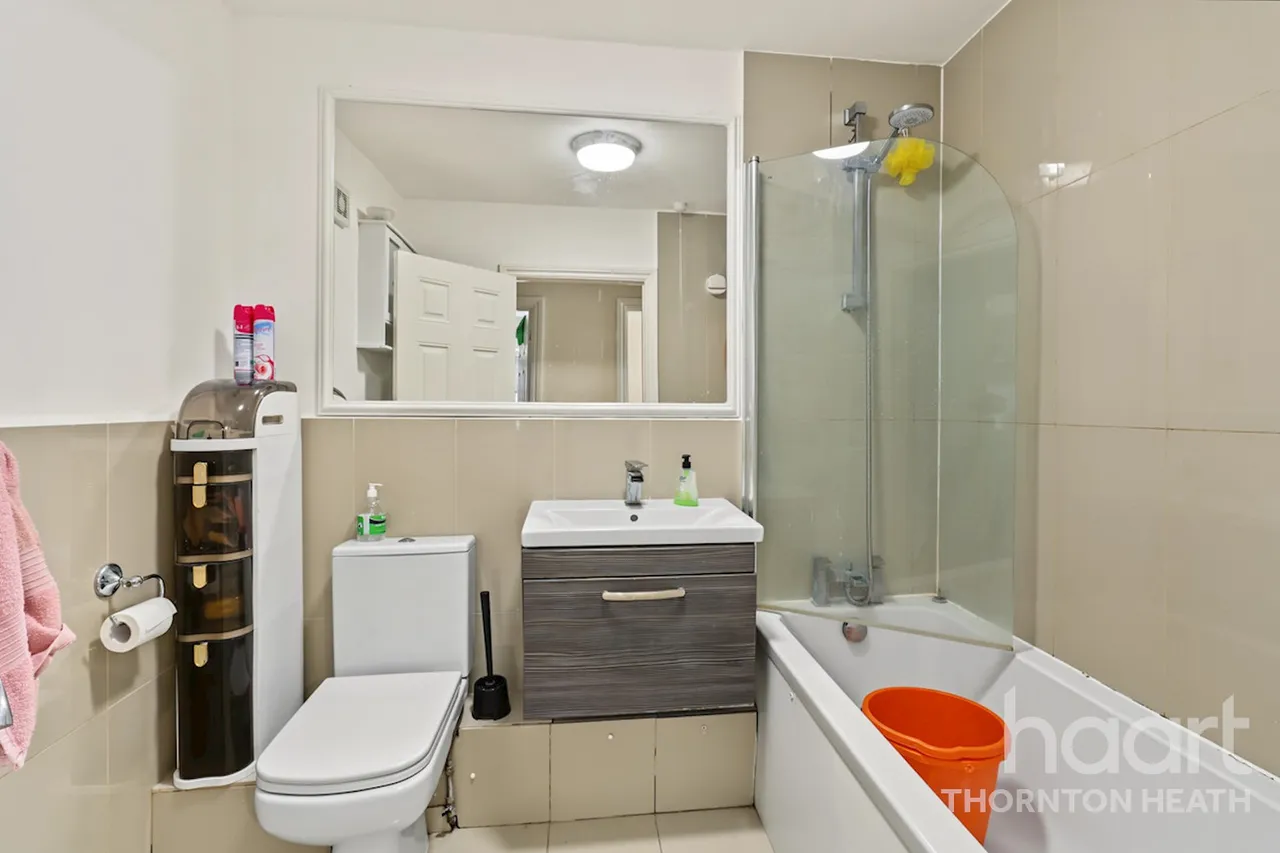 Selhurst Road, London, SE25, photo 3