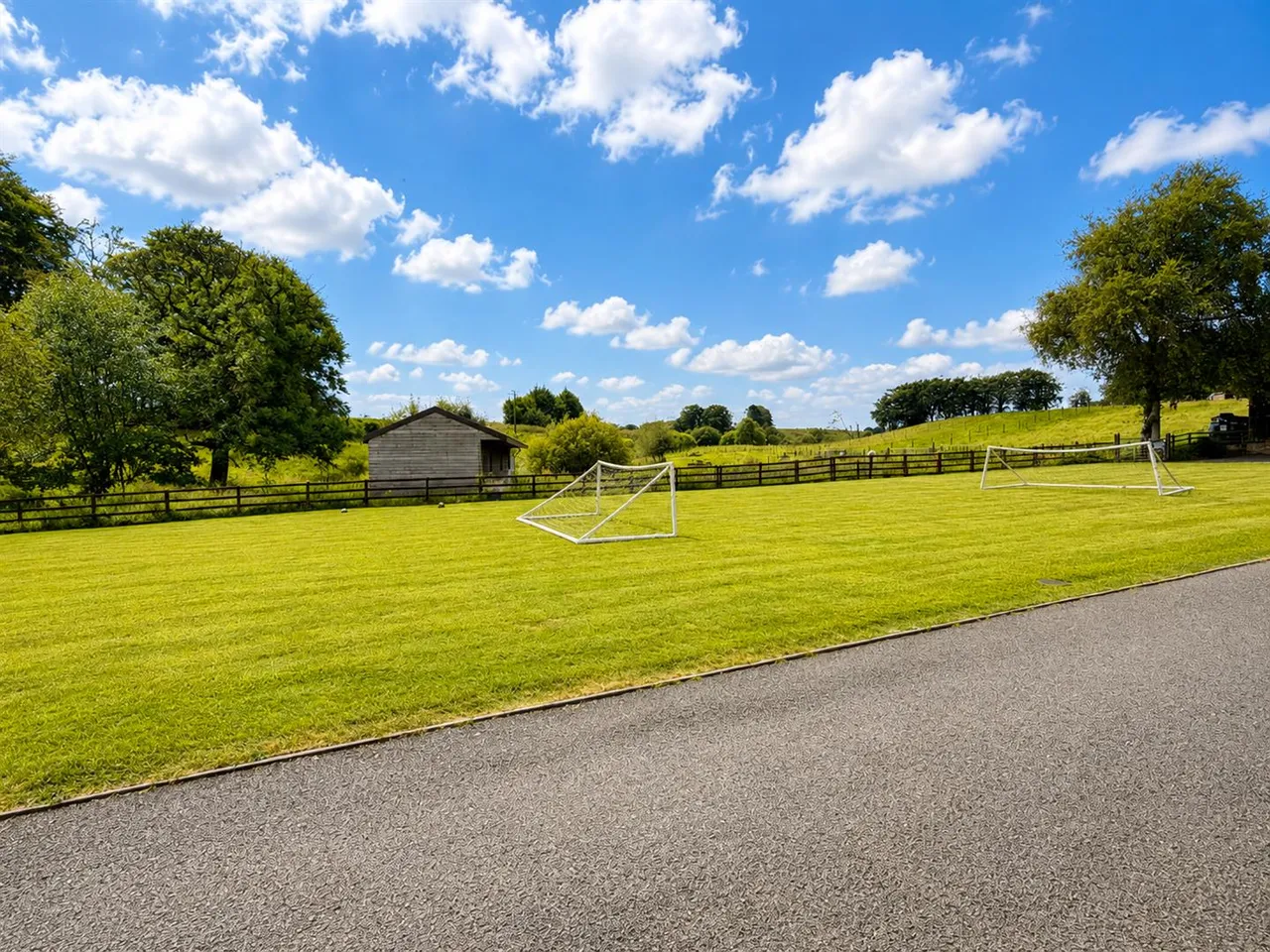 Strathaven, South Lanarkshire, ML10 6QE, photo 26