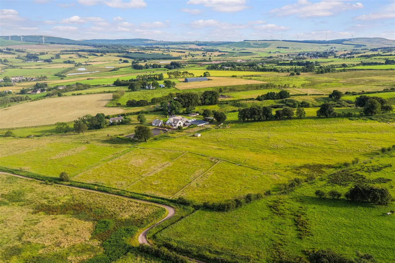Strathaven, South Lanarkshire, ML10 6QE, photo 42