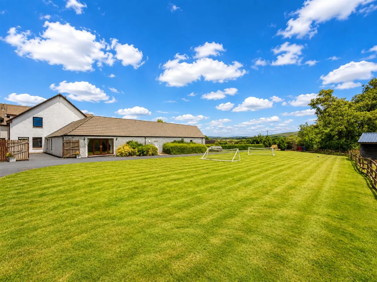 Strathaven, South Lanarkshire, ML10 6QE, photo 24