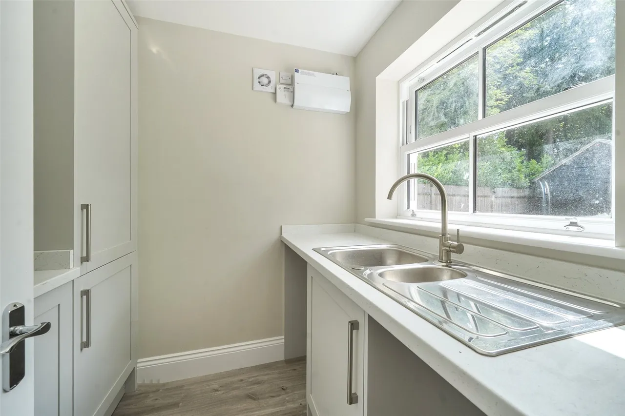 Shawfield Lane, Ash, Surrey, GU12 6QZ, photo 15