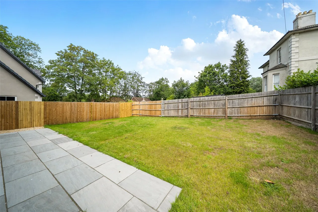 Shawfield Lane, Ash, Surrey, GU12 6QZ, photo 7