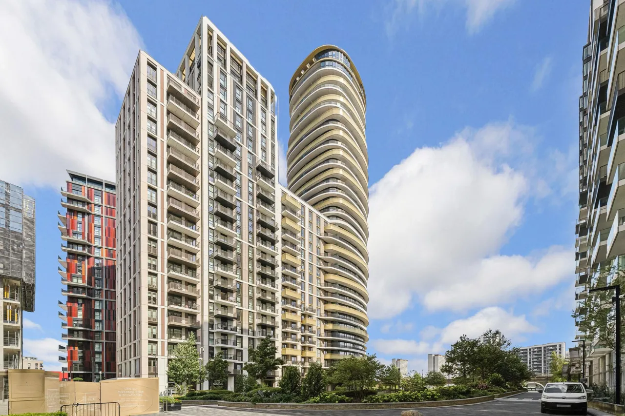 3 bed property for sale, Cascade Way, London, W12