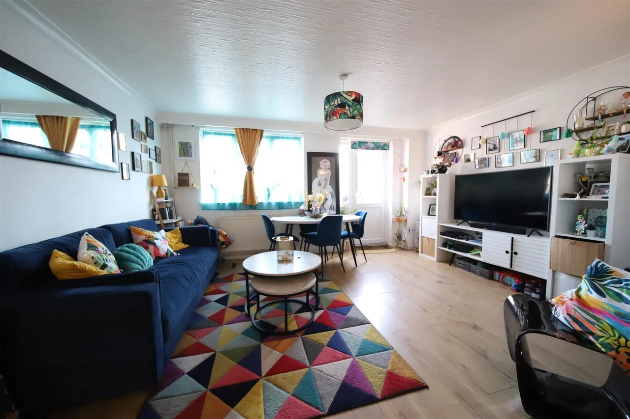 Lawson Road, Enfield EN3 5XL, photo 3
