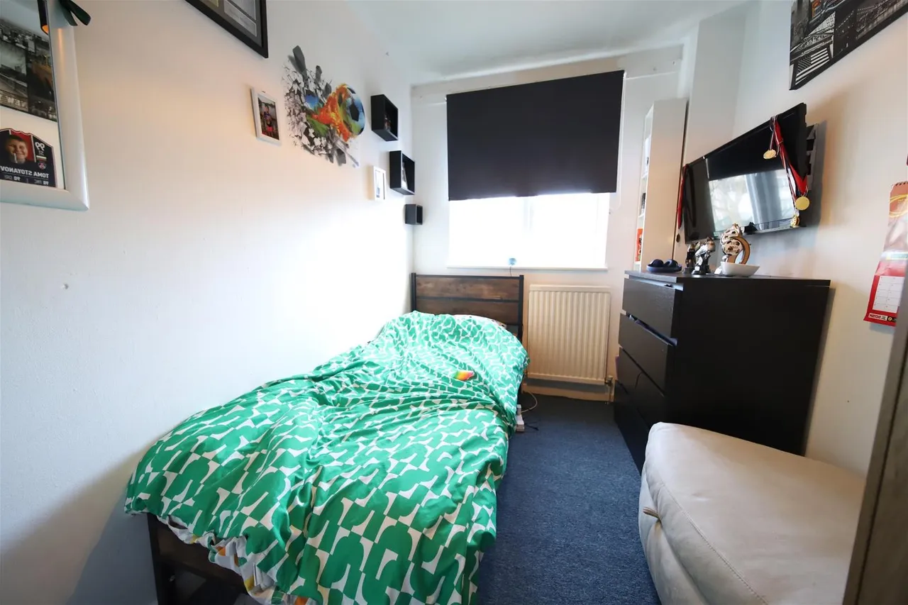 Lawson Road, Enfield EN3 5XL, photo 9