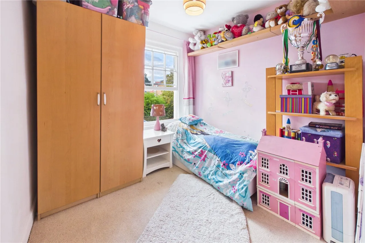Shaw Road, Newbury, RG14, photo 13