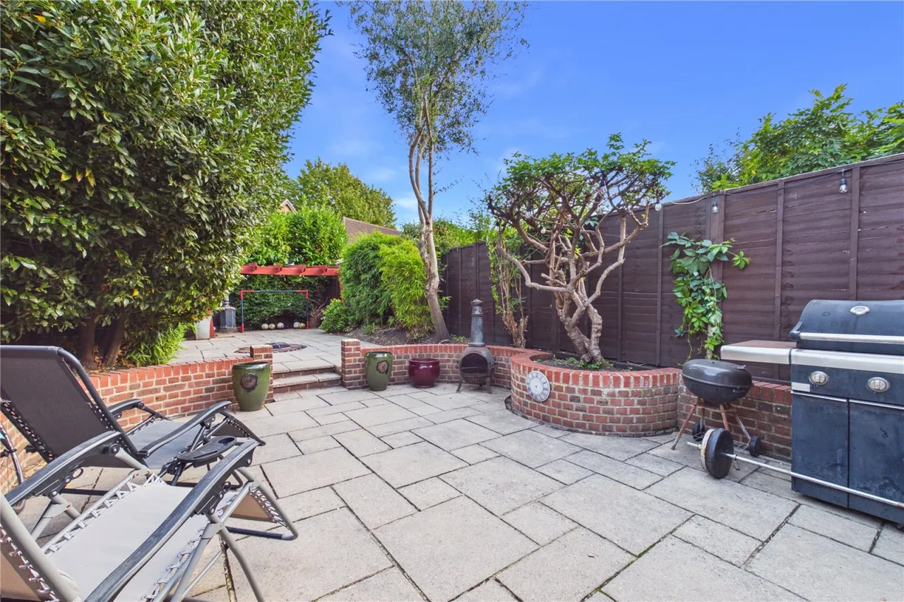 Shaw Road, Newbury, RG14, photo 8