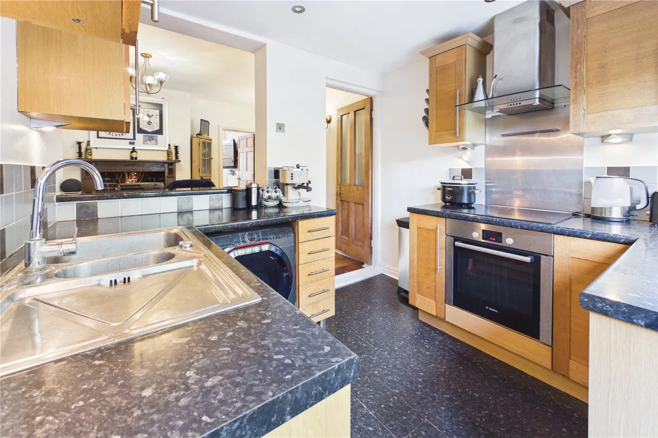 Shaw Road, Newbury, RG14, photo 7
