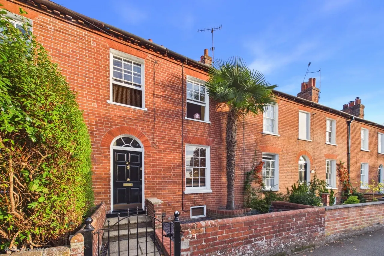 3 bed house for sale, Shaw Road, Newbury, RG14