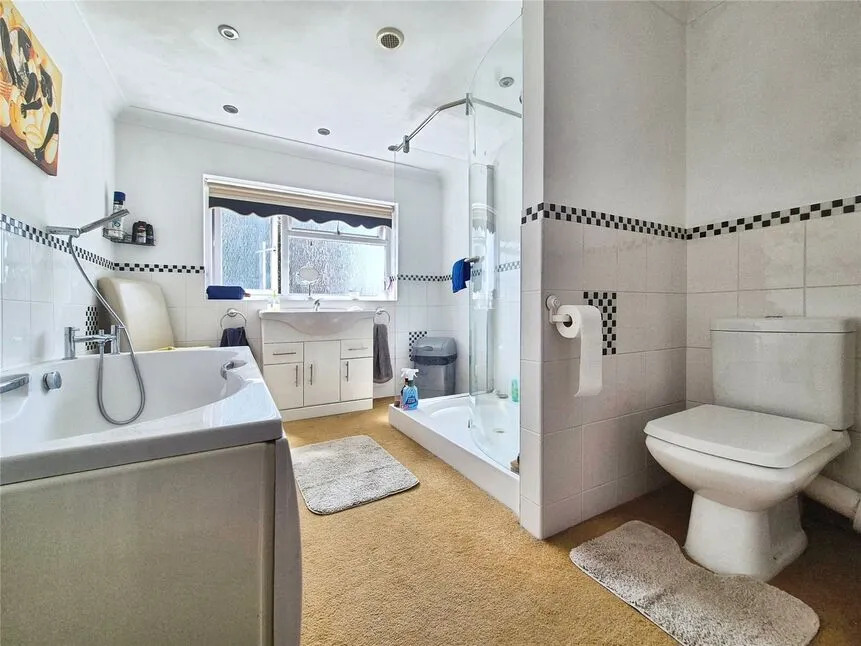 Hughes Drive, Wainscott, Kent, ME2, photo 11