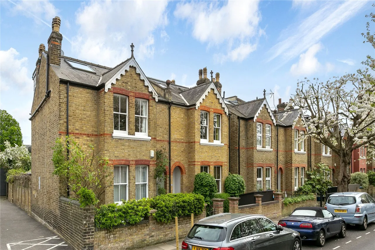 5 bed house for sale, Broadway Avenue, St Margarets, TW1