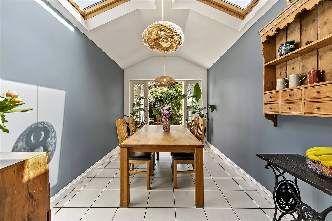 Broadway Avenue, St Margarets, TW1, photo 6
