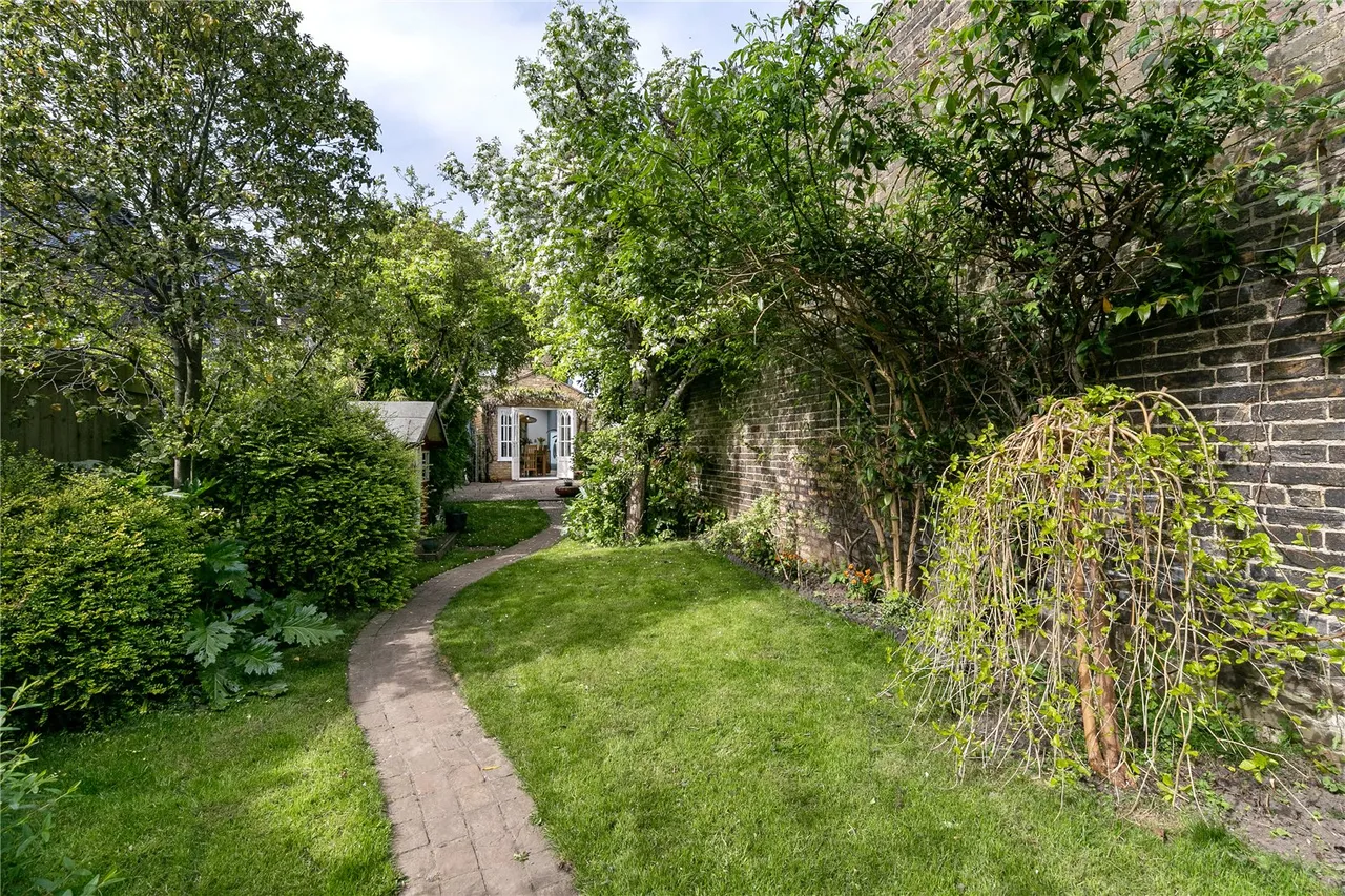 Broadway Avenue, St Margarets, TW1, photo 8