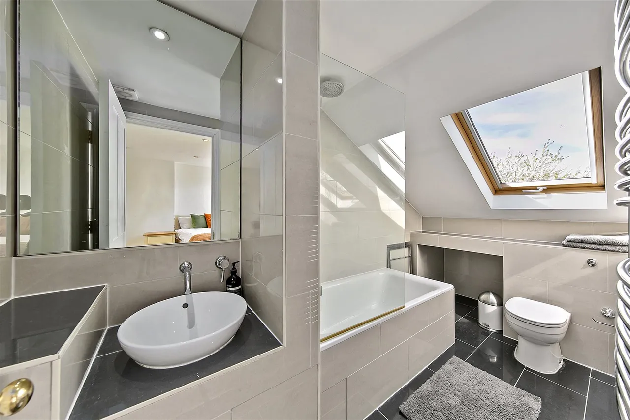 Broadway Avenue, St Margarets, TW1, photo 12