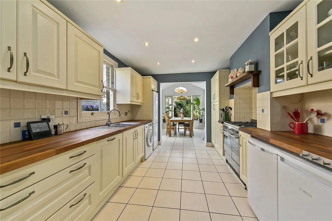 Broadway Avenue, St Margarets, TW1, photo 11