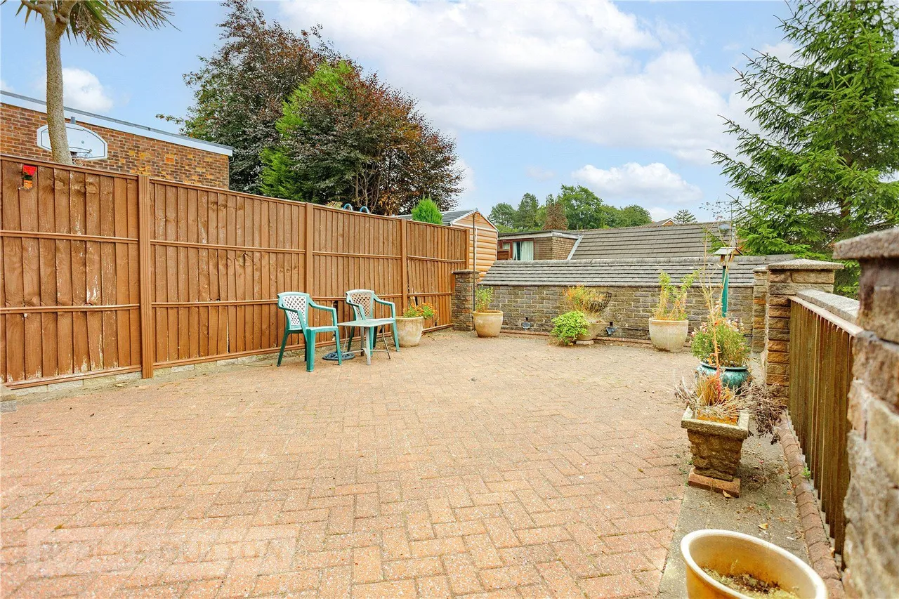Heywood Fold Road, Springhead, OL4, photo 16