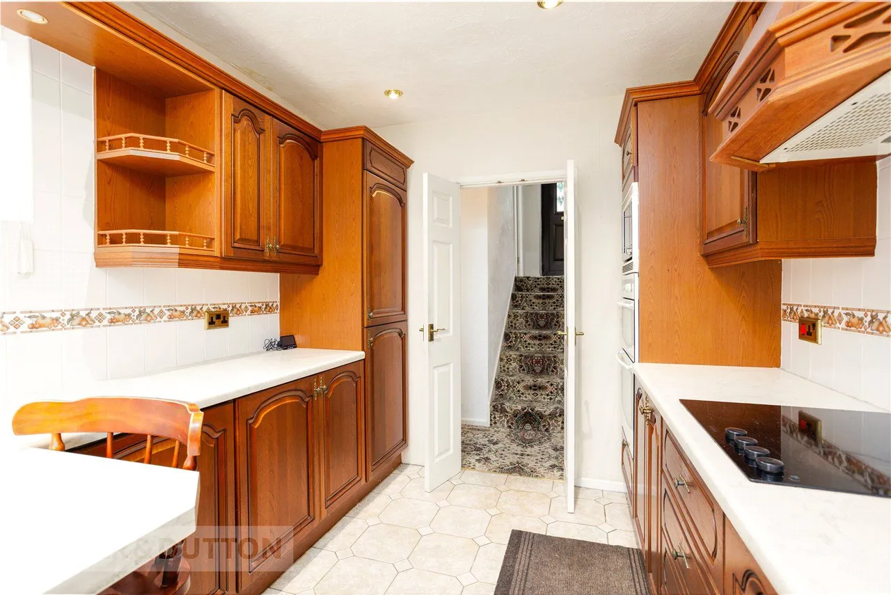Heywood Fold Road, Springhead, OL4, photo 8