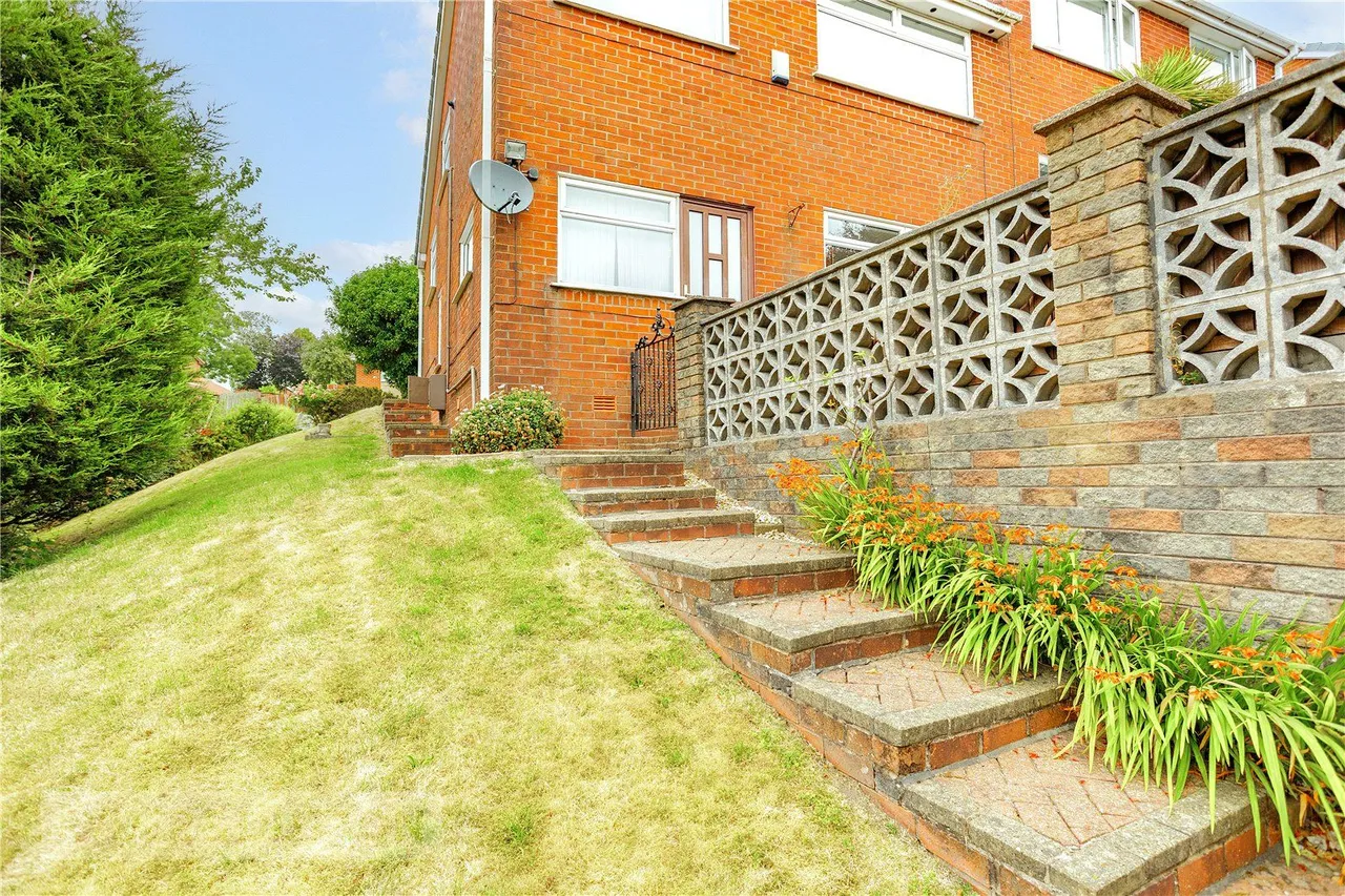 Heywood Fold Road, Springhead, OL4, photo 18