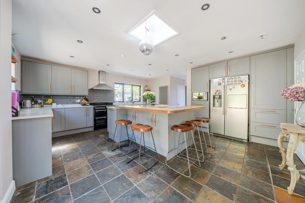 Woodside Close, Chiddingfold, GU8, photo 2