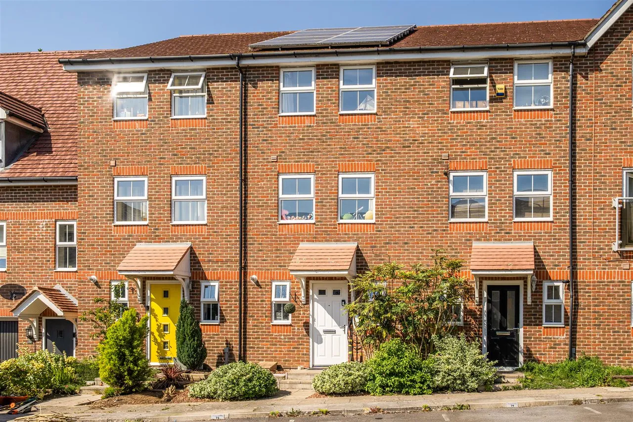 3 bed house for sale — White’s Way, Hedge End