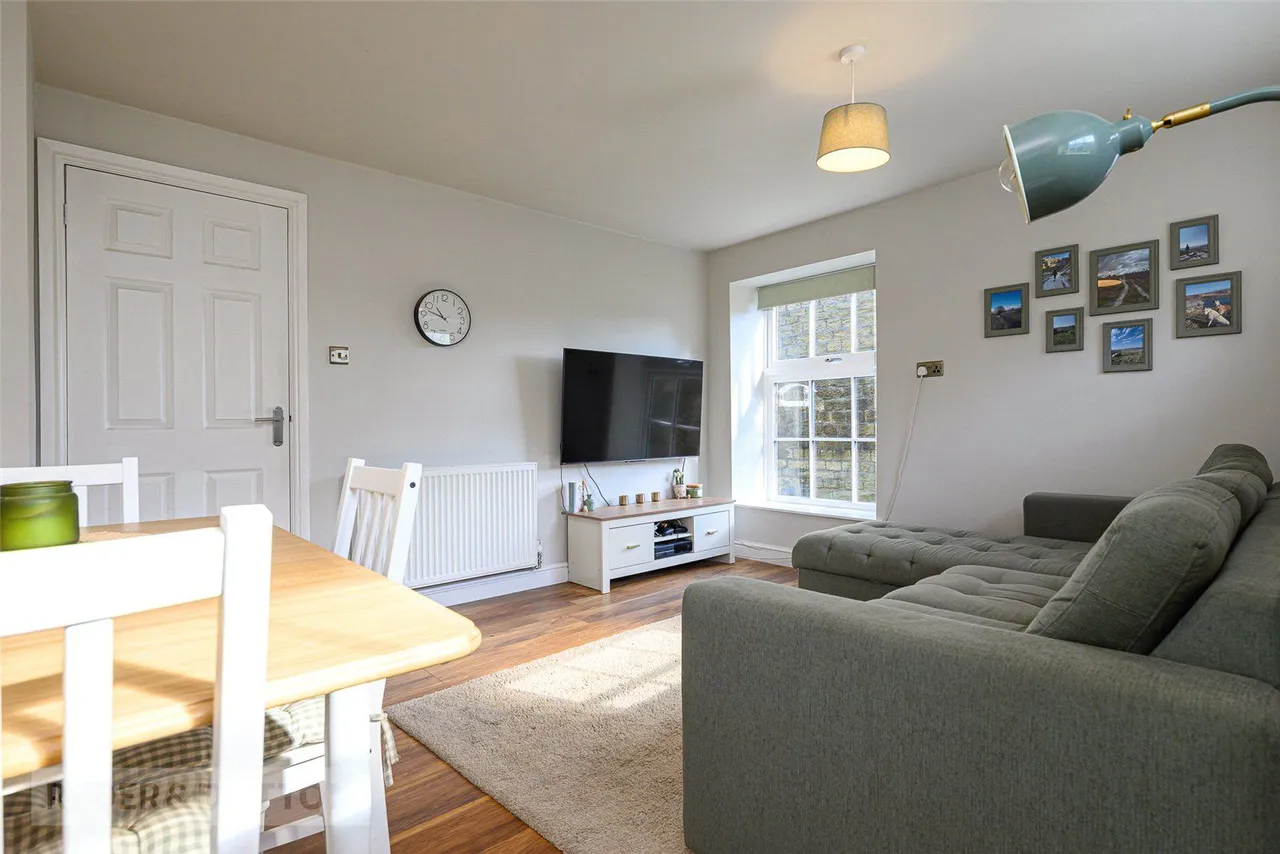 Wharf Street, Sowerby Bridge, HX6, photo 2