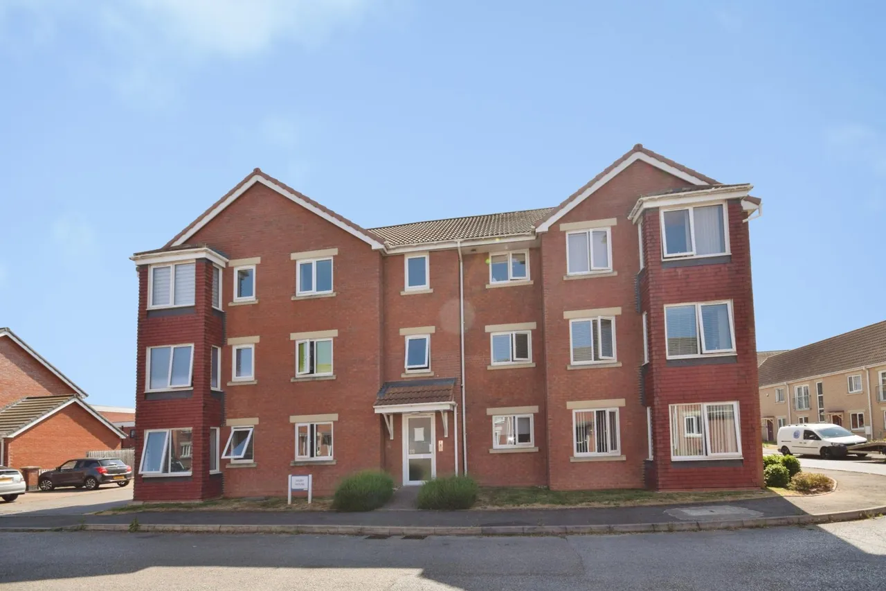 1 bed flat for sale, Braceby Road, Skegness, PE25
