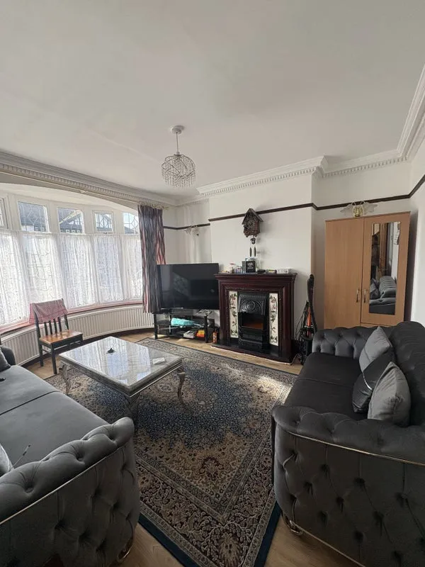 Sandhurst Drive, Ilford, IG3, photo 6