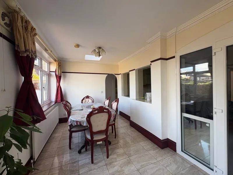 Sandhurst Drive, Ilford, IG3, photo 11