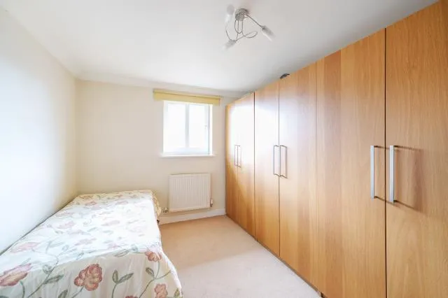Hendon Lane, London, N3, photo 8