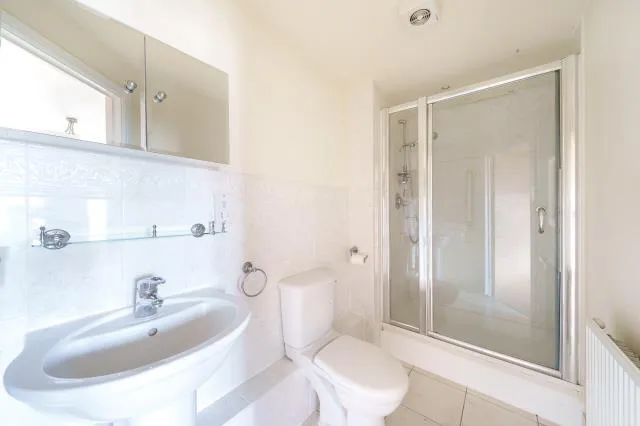 Hendon Lane, London, N3, photo 9