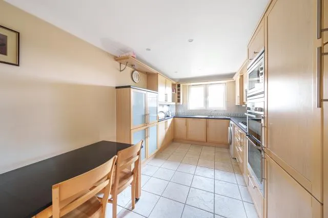 Hendon Lane, London, N3, photo 5
