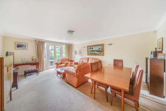 Hendon Lane, London, N3, photo 3
